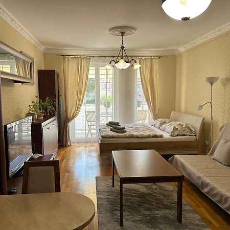 Apartment Julia In The Center Of Karlovy Vary Exterior foto