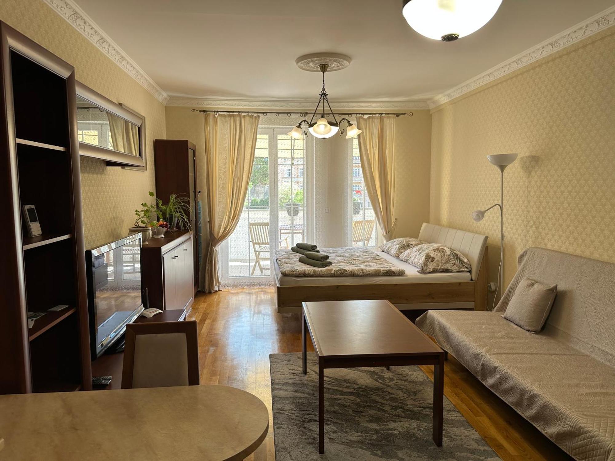 Apartment Julia In The Center Of Karlovy Vary Exterior foto